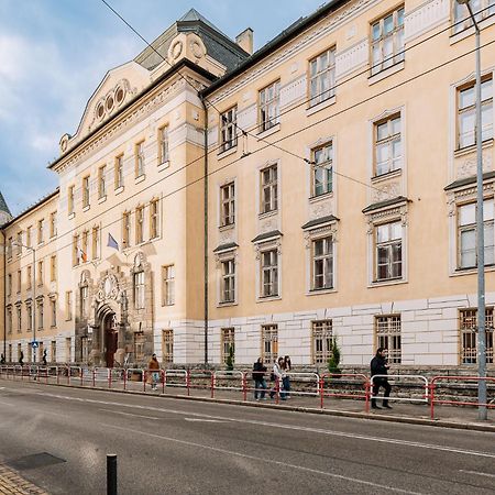 Skau 2 Old Town Family & Business Apartment 2 Floor Free Parking Братислава Екстериор снимка