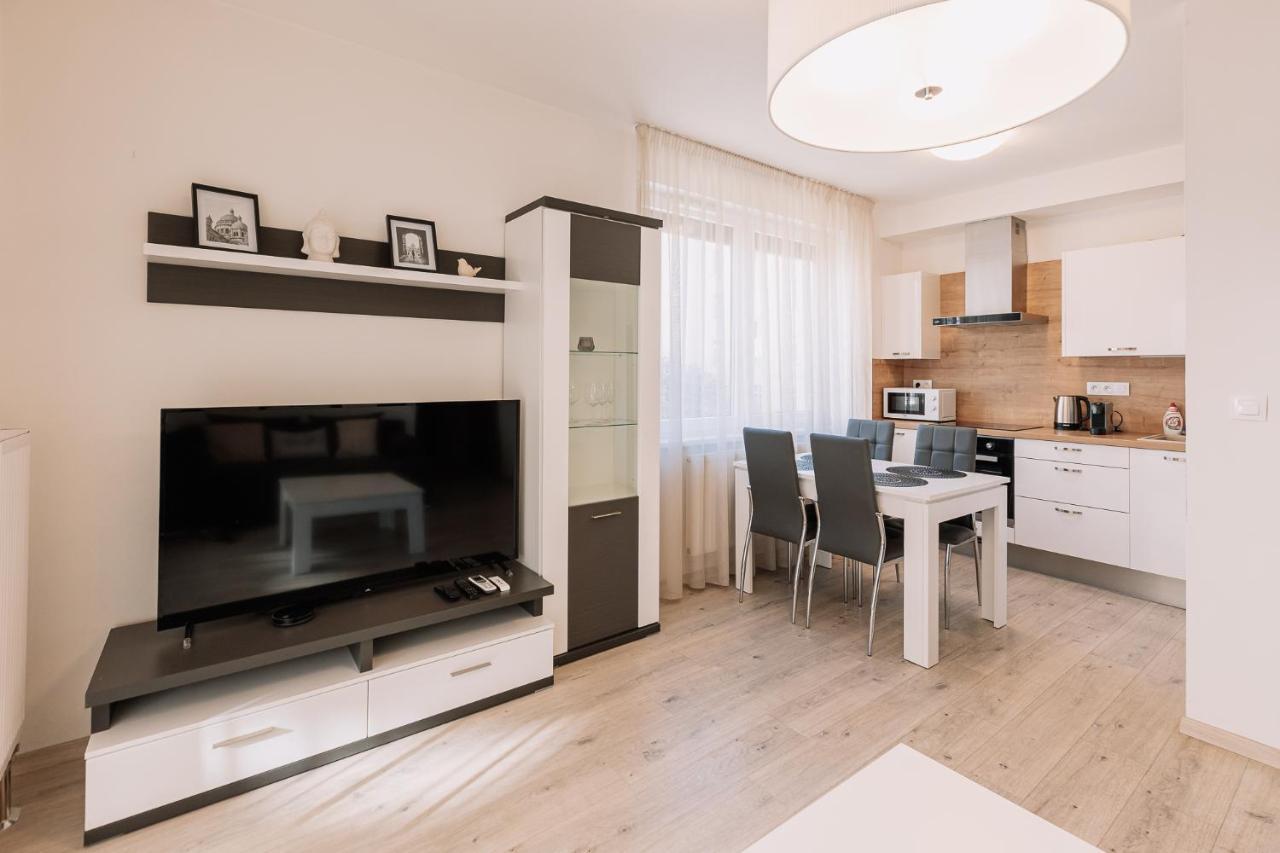 Skau 2 Old Town Family & Business Apartment 2 Floor Free Parking Братислава Екстериор снимка