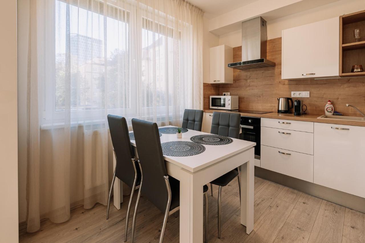 Skau 2 Old Town Family & Business Apartment 2 Floor Free Parking Братислава Екстериор снимка