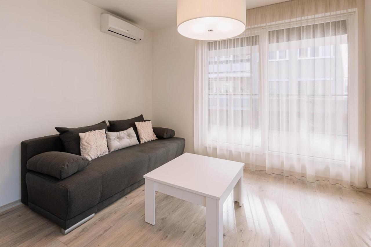 Skau 2 Old Town Family & Business Apartment 2 Floor Free Parking Братислава Екстериор снимка