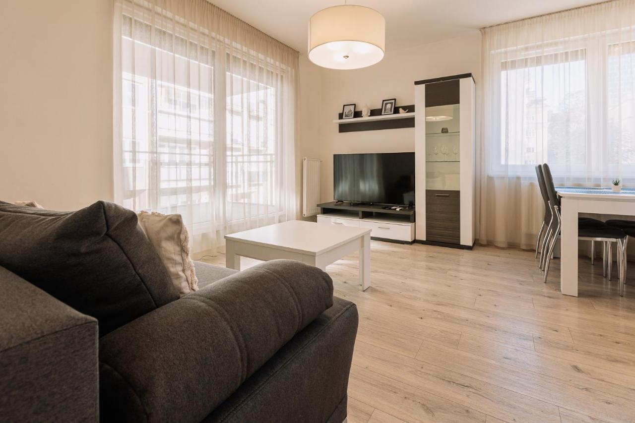Skau 2 Old Town Family & Business Apartment 2 Floor Free Parking Братислава Екстериор снимка