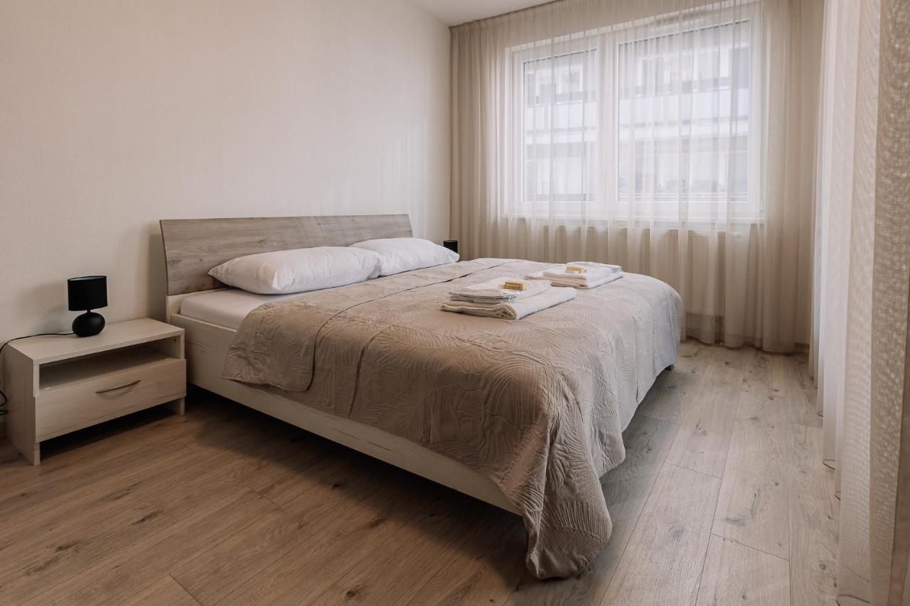Skau 2 Old Town Family & Business Apartment 2 Floor Free Parking Братислава Екстериор снимка