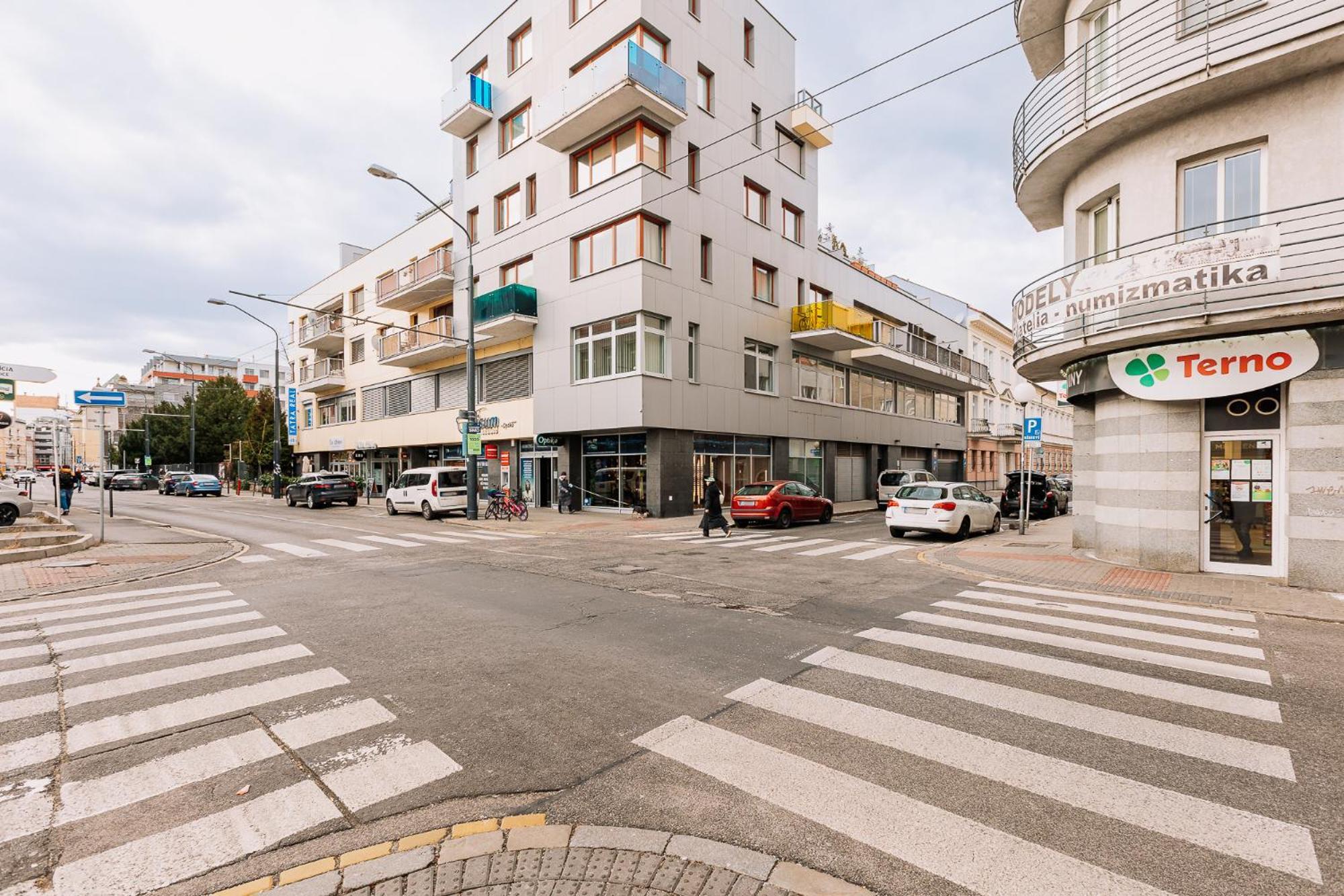 Skau 2 Old Town Family & Business Apartment 2 Floor Free Parking Братислава Екстериор снимка