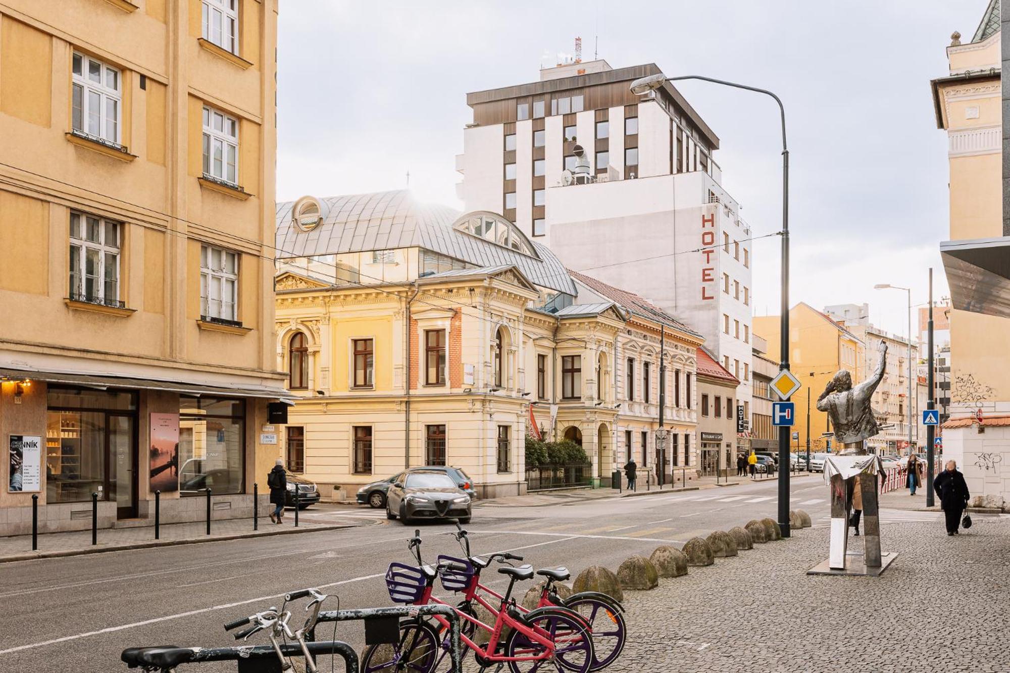 Skau 2 Old Town Family & Business Apartment 2 Floor Free Parking Братислава Екстериор снимка